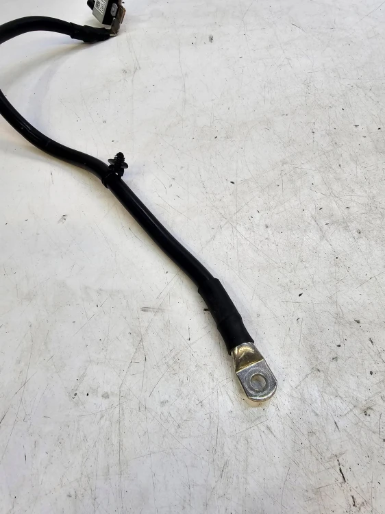 KLEMA MINUSOWA AUDI A4 B9 A5 8W 8W0915181A