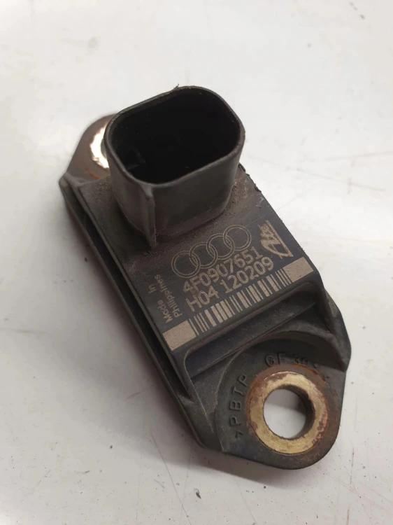 CZUJNIK PRZYSPIESZENIA AUDI A4 A5 A6 4F0907651