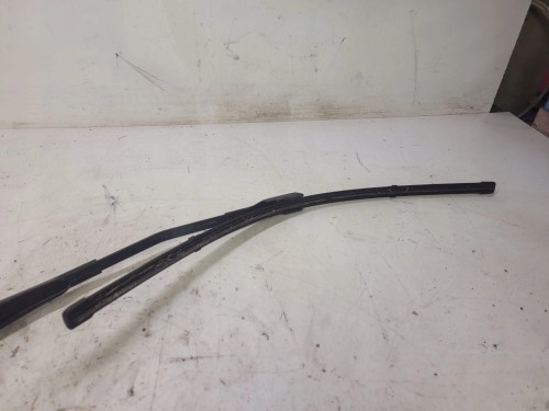 RAMIĘ WYCIERACZKI LEWE AUDI A4 B9 A5 8W 8W1955407
