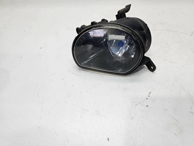 HALOGEN LAMPA PRZECIWMGIELNA PRAWY PRZÓD AUDI Q7 4L LIFT S-LINE 4L0941700E