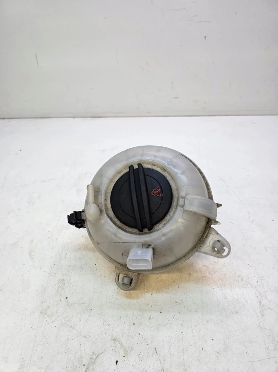 ZBIORNIK WYRÓWNAWCZY AUDI A3 8V VW SEAT 5Q0121407F