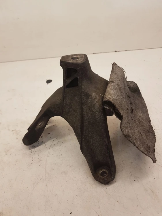 ŁAPA SILNIKA PRAWA AUDI A4 A5 1,8 TFSI 8K0199308AP