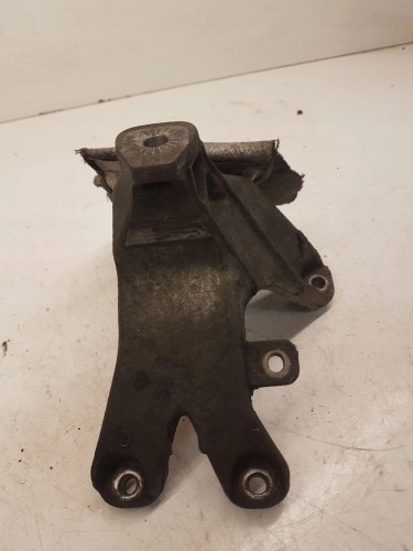 ŁAPA SILNIKA PRAWA AUDI A4 A5 1,8 TFSI 8K0199308AP