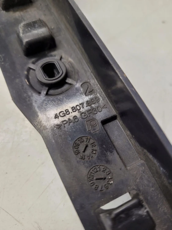 ŚLIZG ZDERZAKA LEWY TYŁ AUDI A7 4G 4G8807889