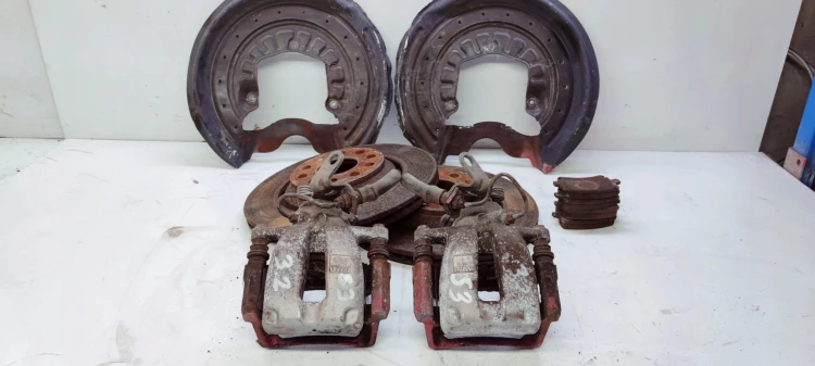 ZACISKI HAMULCOWE TYŁ AUDI A3 VW R32 3.2 310MM
