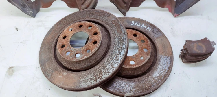 ZACISKI HAMULCOWE TYŁ AUDI A3 VW R32 3.2 310MM