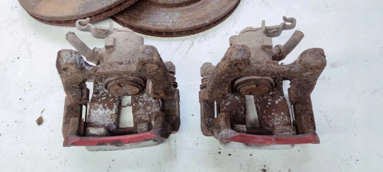 ZACISKI HAMULCOWE TYŁ AUDI A3 VW R32 3.2 310MM