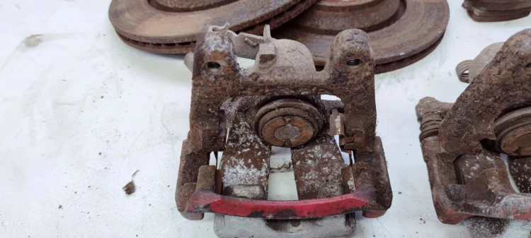 ZACISKI HAMULCOWE TYŁ AUDI A3 VW R32 3.2 310MM