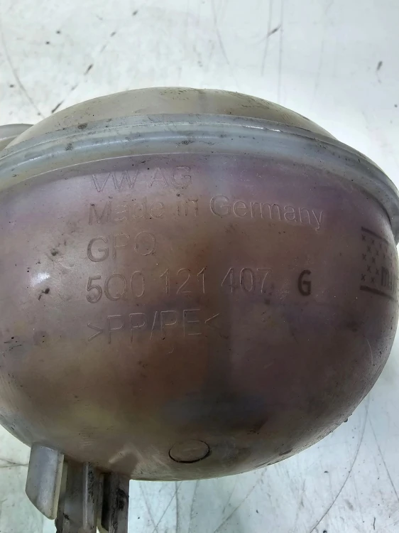 ZBIORNIK WYRÓWNAWCZY AUDI A3 8V VW SEAT 5Q0121407G