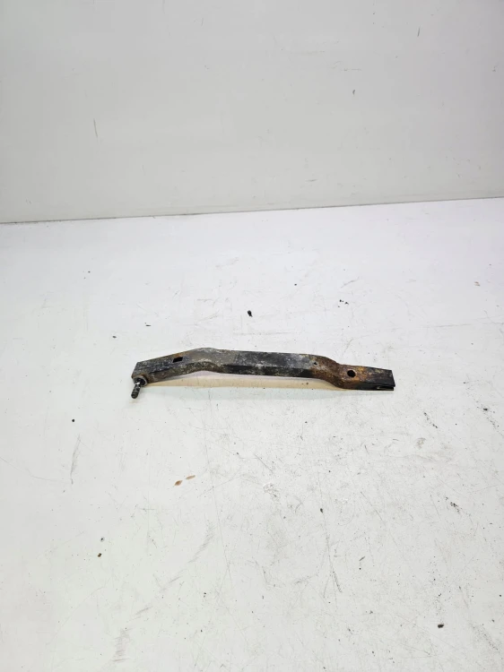 WSPORNIK PASA PRAWY AUDI Q5 8R 8R0805528