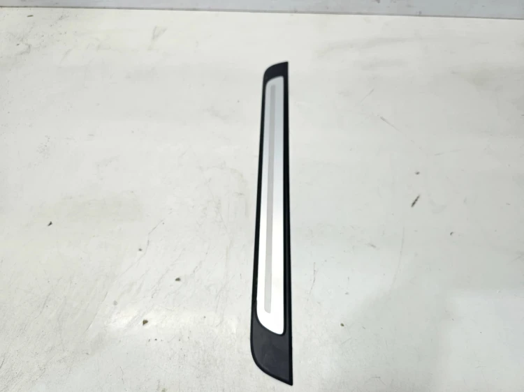 LISTWA PROGOWA LEWA LUB PRAWA AUDI A3 8V4 8V4853491A