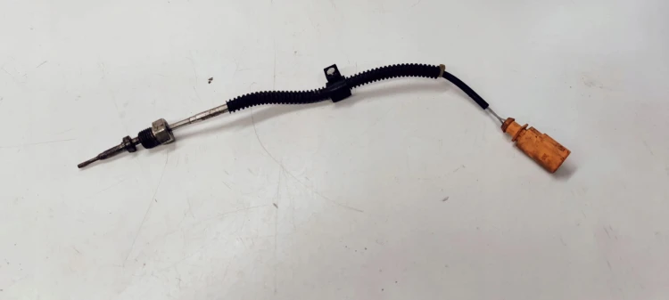 CZUJNIK TEMPERATURY SPALIN AUDI SEAT VW 8K0906088A