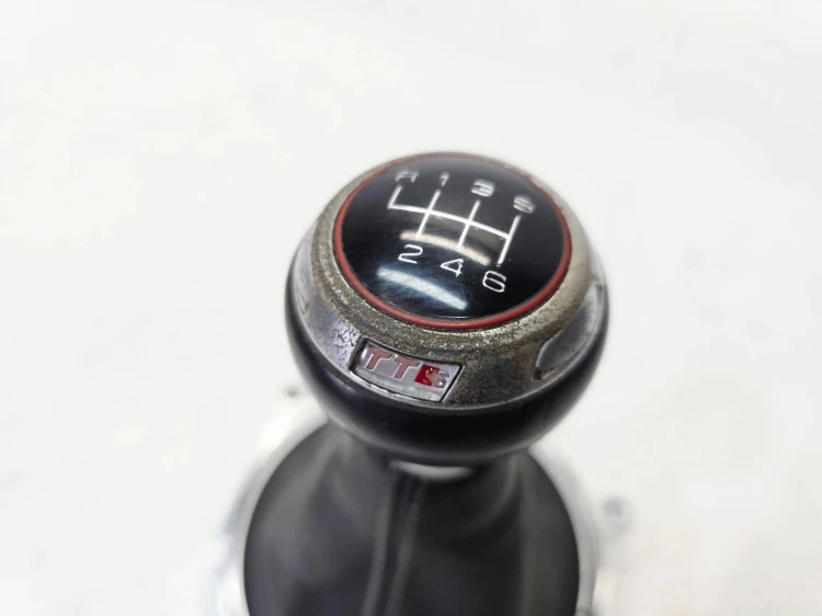 MIESZEK GAŁKA ZMIANY BIEGÓW AUDI TT TTS 8J 8J0711113C XBA