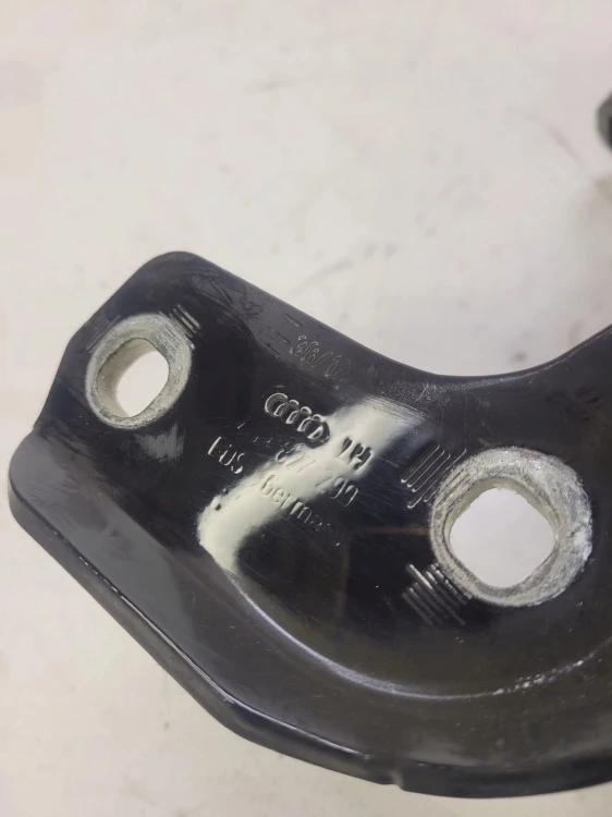 ZAWIAS KLAPY LEWY TYŁ AUDI A6 C7 4G9827299