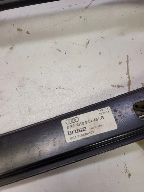 MECHANIZM SZYBY LEWY TYŁ AUDI A8 D4 4H0839461B