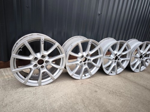 FELGA FELGI KOMPLET AUDI A4 A5 Q5 8.0J ITP R18 ET39 8R0601025C Z*61* OK