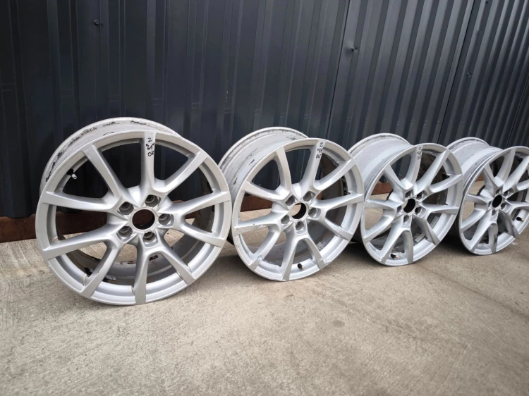 FELGA FELGI KOMPLET AUDI A4 A5 Q5 8.0J ITP R18 ET39 8R0601025C Z*61* OK