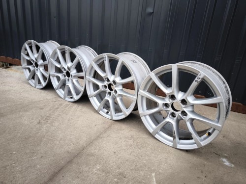 FELGA FELGI KOMPLET AUDI A4 A5 Q5 8.0J ITP R18 ET39 8R0601025C Z*61* OK
