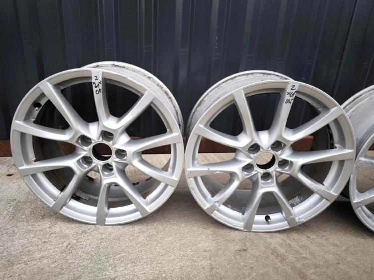 FELGA FELGI KOMPLET AUDI A4 A5 Q5 8.0J ITP R18 ET39 8R0601025C Z*61* OK