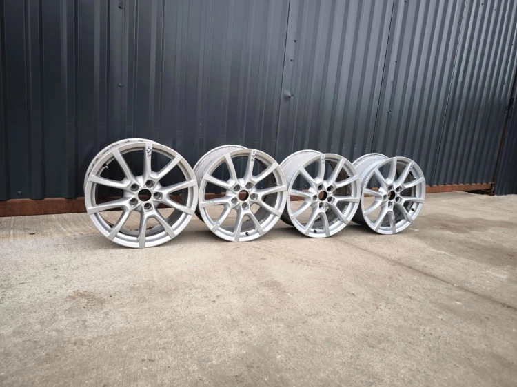 FELGA FELGI KOMPLET AUDI A4 A5 Q5 8.0J ITP R18 ET39 8R0601025C Z*61* OK