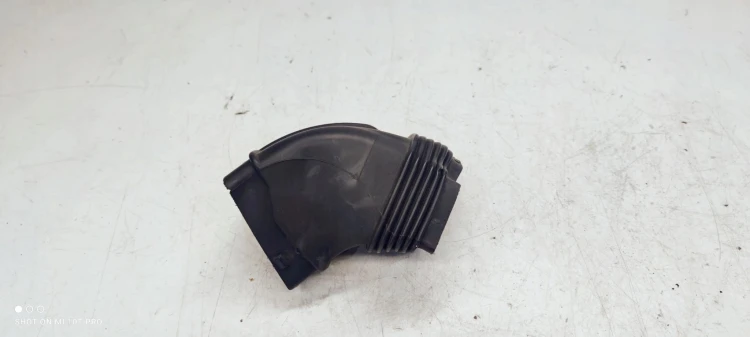 WLOT DOLOT POWIETRZA AUDI A6 C6 4F0129739B