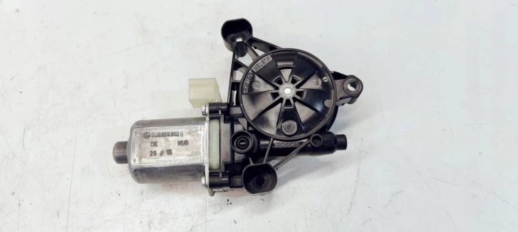 SILNICZEK SZYBY PRAWY AUDI A3 8V 5Q0959802B