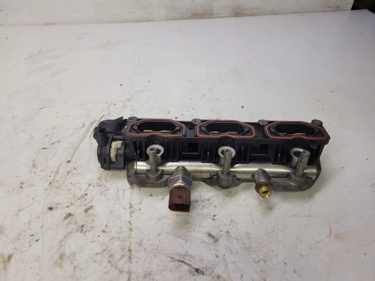 KOLEKTOR SSĄCY AUDI S4 S5 A6 3.0 TFSI 06E133109AB