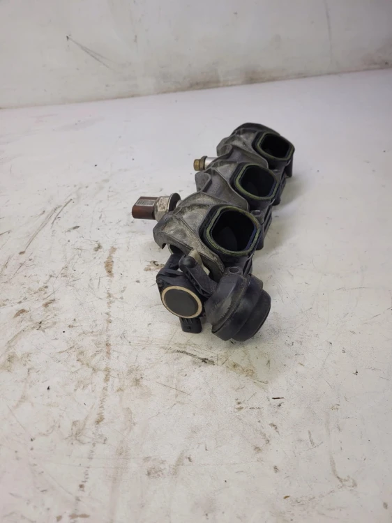 KOLEKTOR SSĄCY AUDI S4 S5 A6 3.0 TFSI 06E133109AB