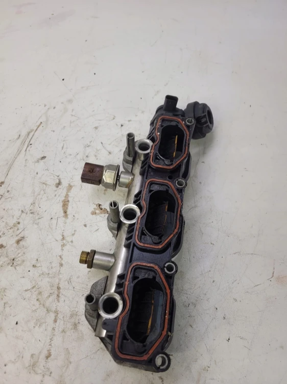 KOLEKTOR SSĄCY AUDI S4 S5 A6 3.0 TFSI 06E133109AB