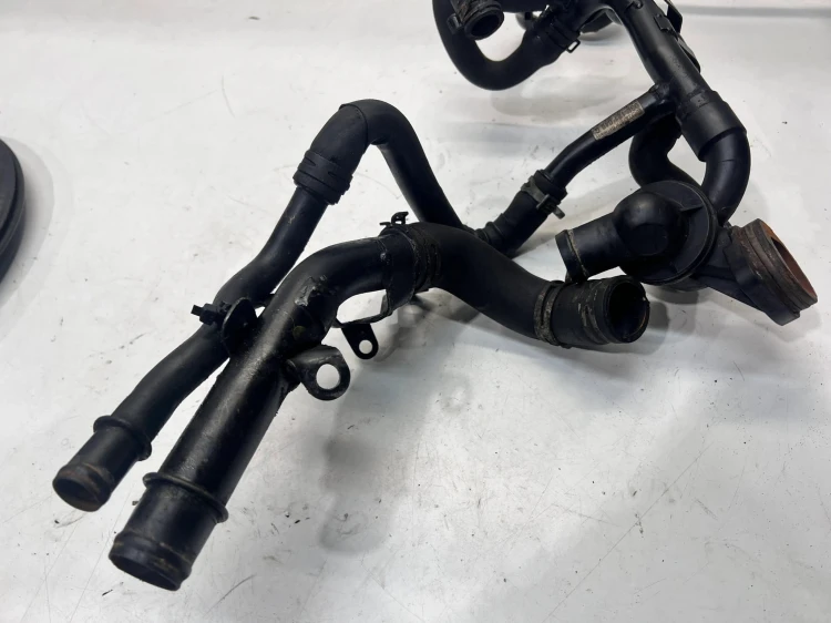 PRZEWÓD RURA WĄŻ WODY VW CRAFTER 03L121049G