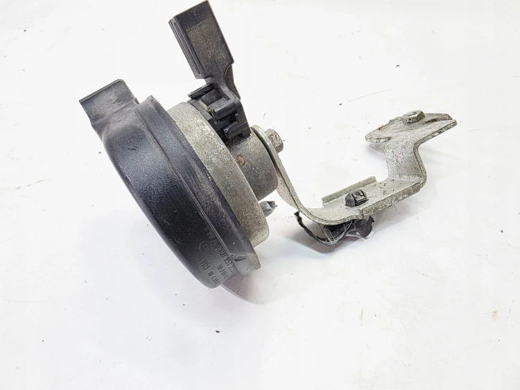 KLAKSON SYGNAŁ HIGH PRAWY AUDI A3 8V 8V0951230 5Q0951223A