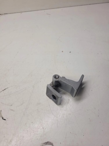 ZAWIAS DRZWI PRAWYCH AUDI A8 D4 A7 4G 4H0831402