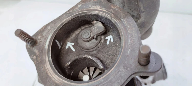 TURBOSPRĘŻARKA AUDI A6 C6 2.0 TFSI 06D145701C