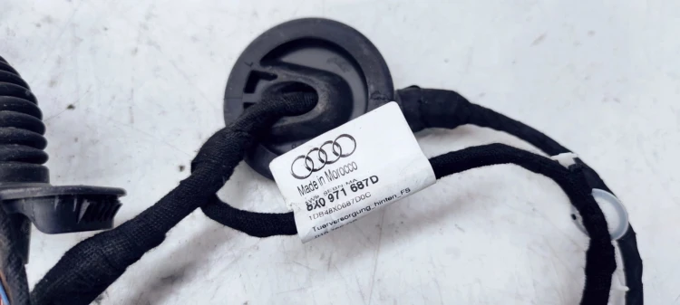 WIĄZKA DRZWI LEWY PRAWY TYŁ AUDI A1 8X0971687D