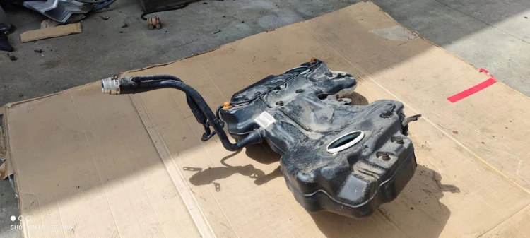 BAK ZBIORNIK PALIWA AUDI A4 B8 A5 8T 8T0201021EF