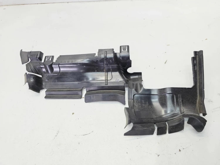 KIEROWNICA POWIETRZA Z PASA PRZEDNIEGO LEWA AUDI A4 B9 A5 8W 8W0121283AM