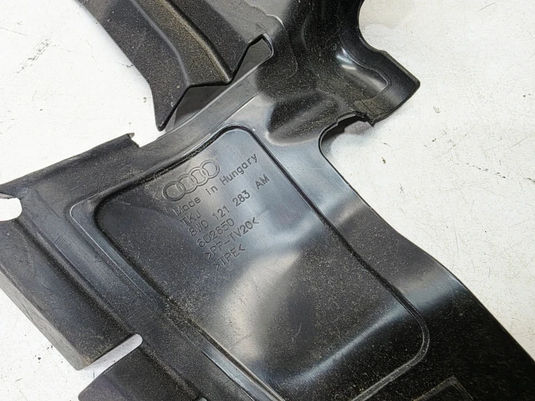 KIEROWNICA POWIETRZA Z PASA PRZEDNIEGO LEWA AUDI A4 B9 A5 8W 8W0121283AM