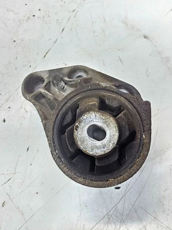 ŁAPA PODUSZKA MOSTU AUDI A6 C6 A4 B7 8E0599125L