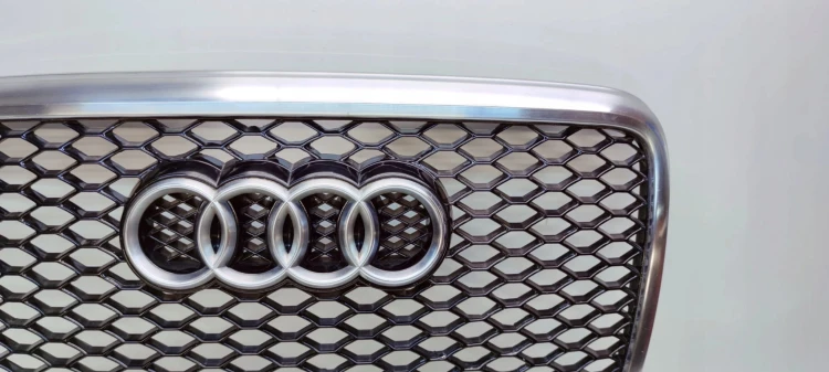 GRILL ATRAPA CHŁODNICY RADAR AUDI RS6 A6 C6 4F0853651AL 4F0853651AM