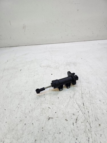 POMPKA SPRZĘGŁA AUDI A6 C6 4F0721401
