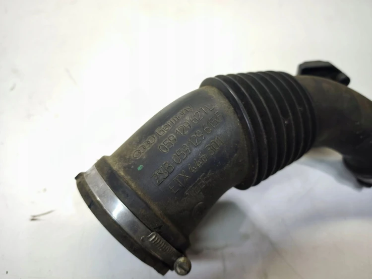 WĄŻ RURA POWIETRZA AUDI A4 B8 A5 8T Q5 8R 2.7 3.0 TDI 059129627L
