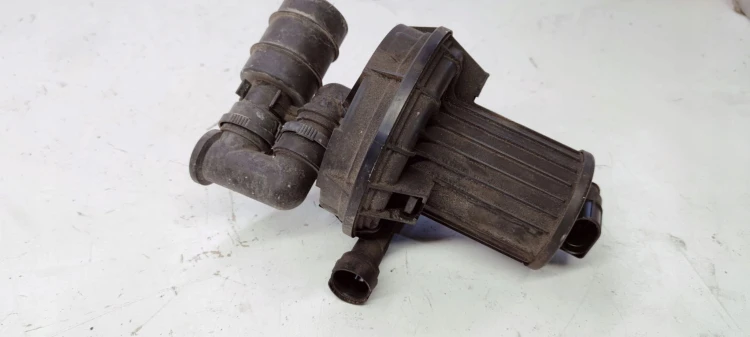POMPA POWIETRZA WTÓRNEGO AUDI A3 3.2 BDB 022959253