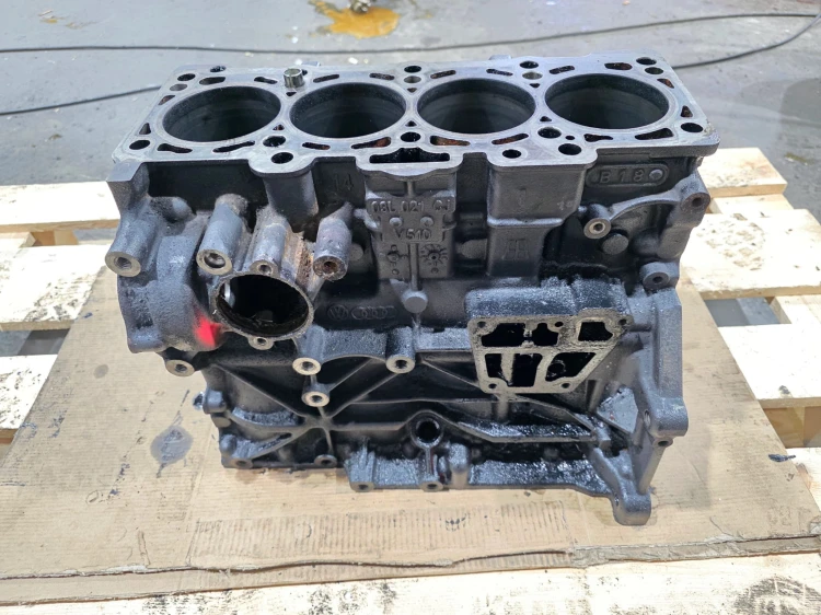 BLOK SILNIKA AUDI A4 B8 A5 Q5 8R A6 C7 2.0 TDI CGL 03L021CJ 5/26