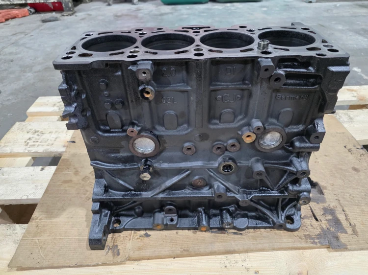 BLOK SILNIKA AUDI A4 B8 A5 Q5 8R A6 C7 2.0 TDI CGL 03L021CJ 5/26