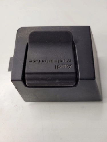 ZAŚLEPKA GNIAZDO AMI AUDI A6 C7 A7 4G0035909