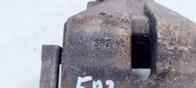 ZACISK HAMULCOWY PRAWY PRZÓD AUDI A3 8P VWSEAT 582