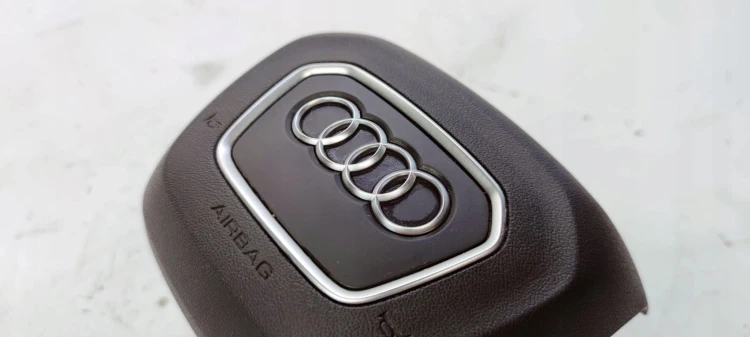 PODUSZKA POWIETRZNA KIEROWCY AUDI Q3 F3 83A880201E