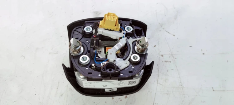PODUSZKA POWIETRZNA KIEROWCY AUDI Q3 F3 83A880201E