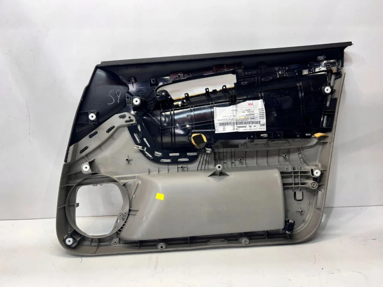 BOCZEK DRZWI LEWY PRZÓD AUDI A3 8P 8P4867105