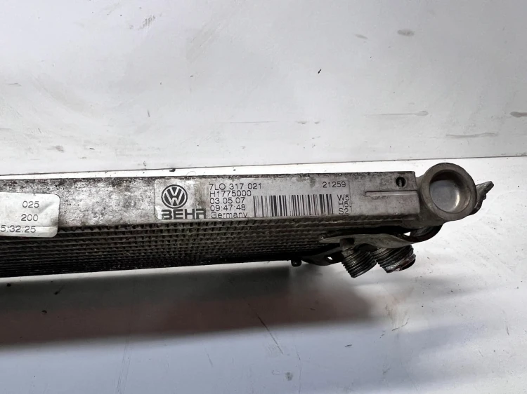 CHŁODNICA OLEJU SKRZYNI BIEGÓW AUDI Q7 4L 7L0317021